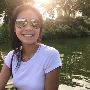 Meet your Posher, Glory